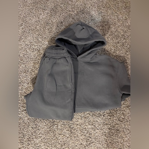 On HOLD!!Comfrt Onyx Black Sweat Suit - Picture 9 of 9